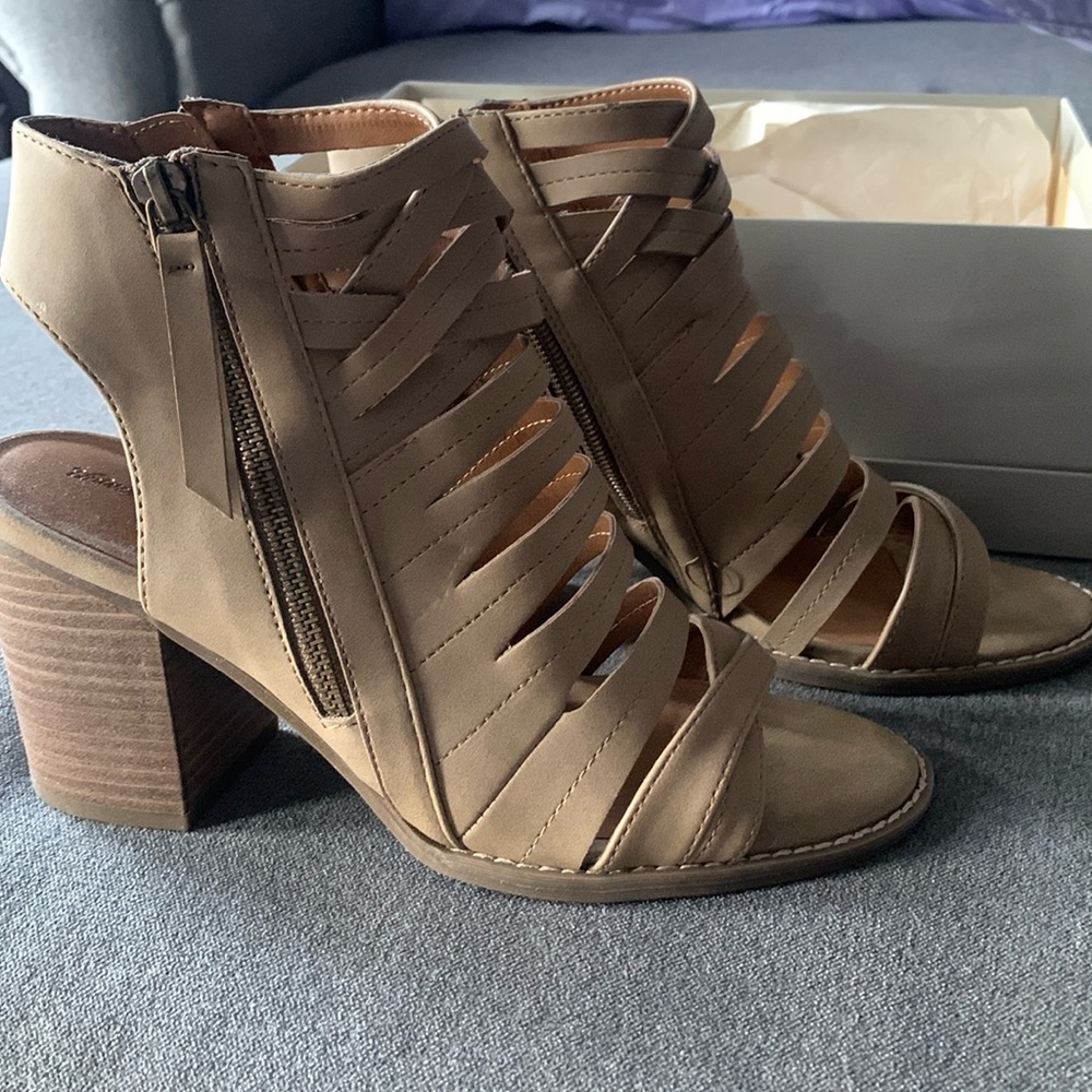 Womans open toe shoes